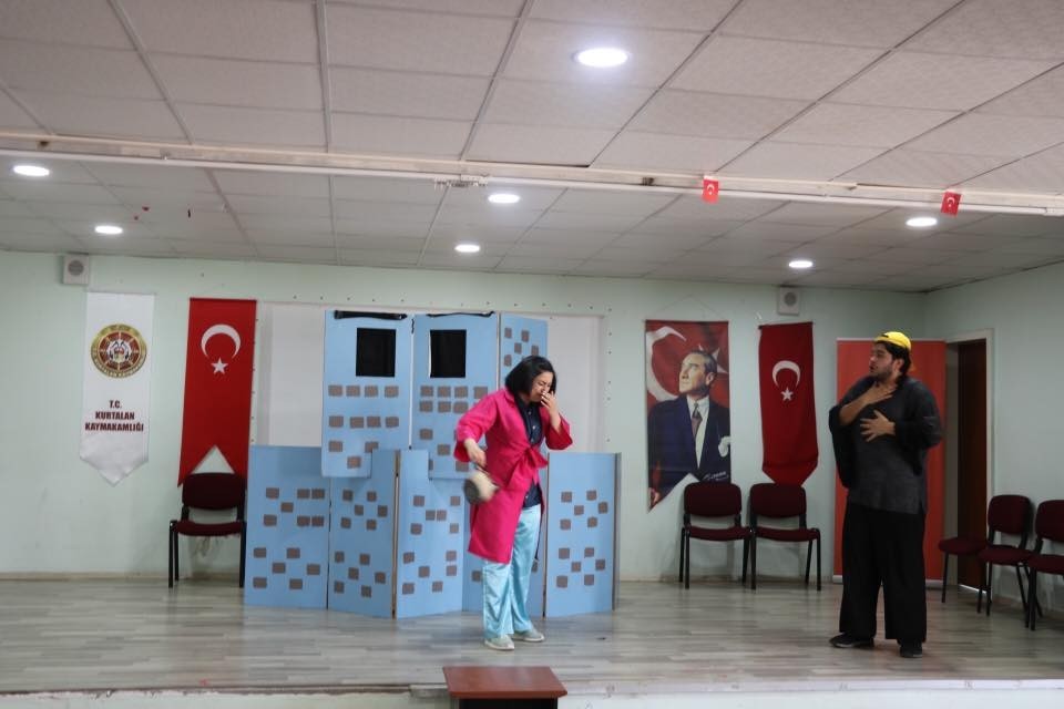 Kurtalan’da minik çocuklar tiyatro ile buluştu 