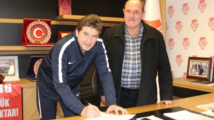 Kurtar imzayı attı