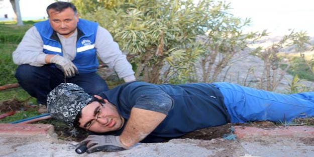 Kurtarıldı! Turistlerin dikkati…