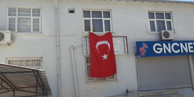 Kürtçe tabelayı neden indirdiğini açıkladı!
