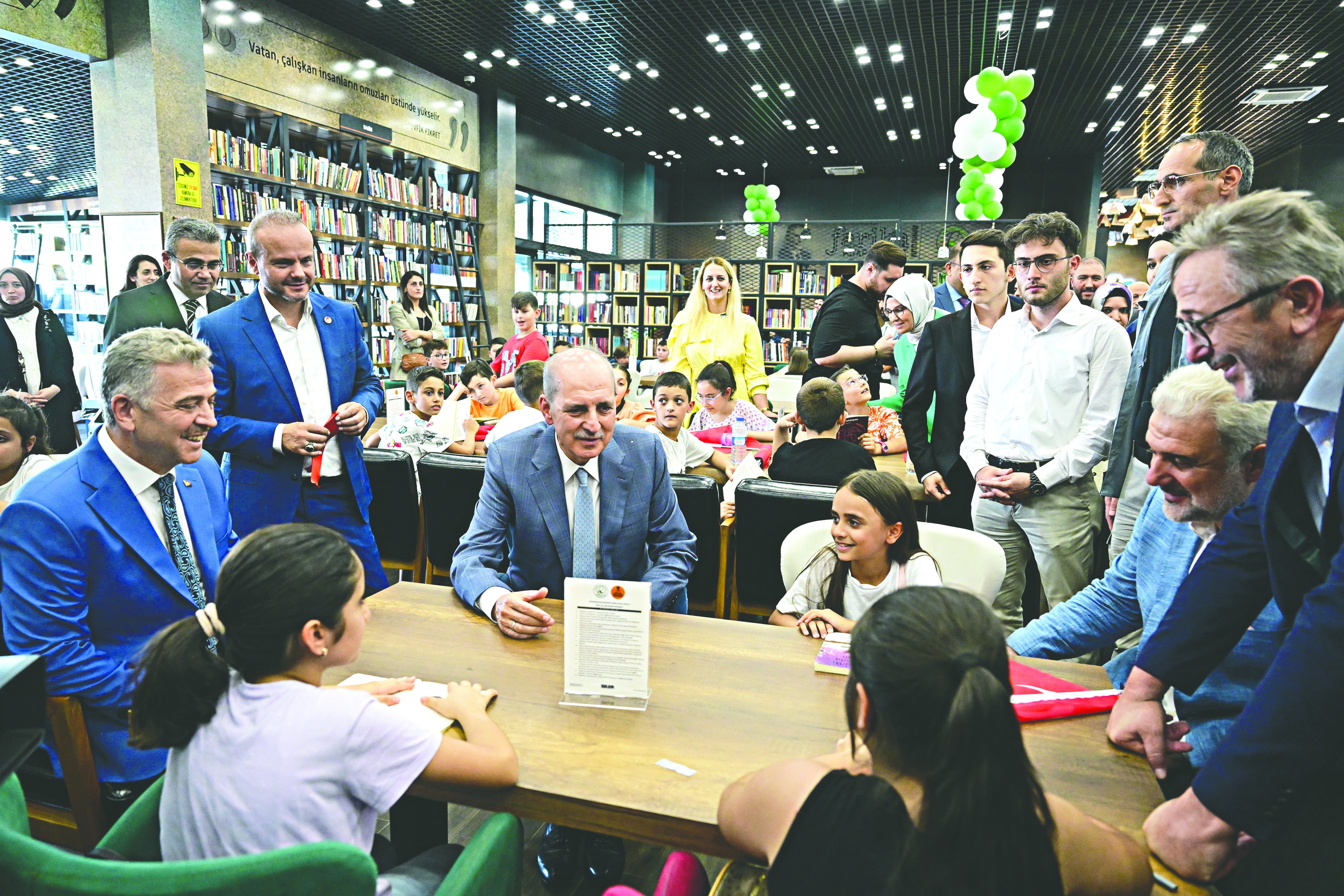 Kurtulmuş, Farika Kitaplı Kahve’nin açılışında konuştu! Evlatlarımızın arasından Aziz Sancar’lar çıkacaktır