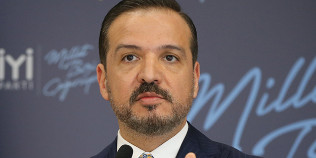 Kuru destek yetmedi! İYİ Parti'den Kılıçdaroğlu'na seccade 'teşekkürü'
