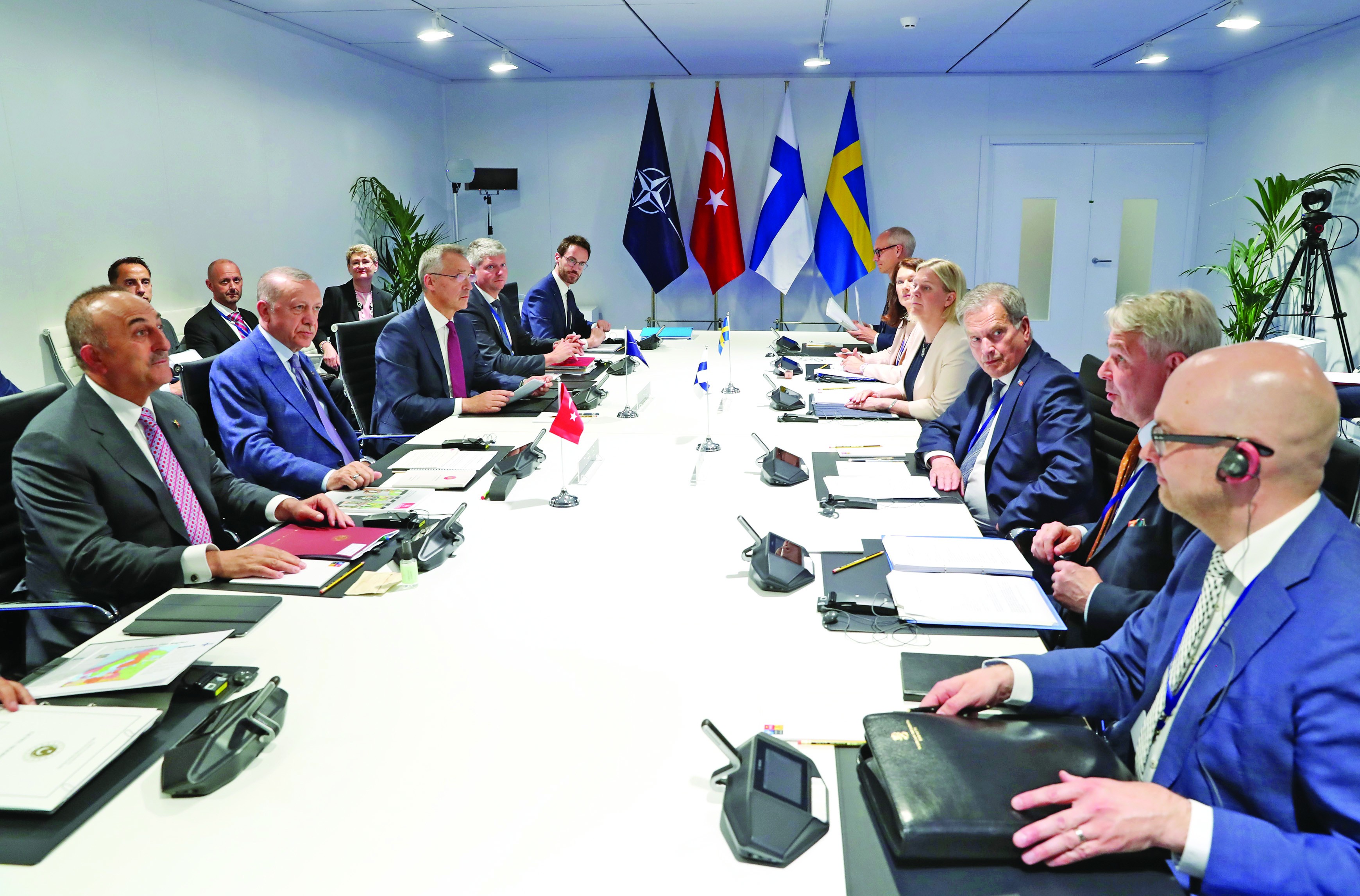 Kuru laftan bıktık icraat bekliyoruz