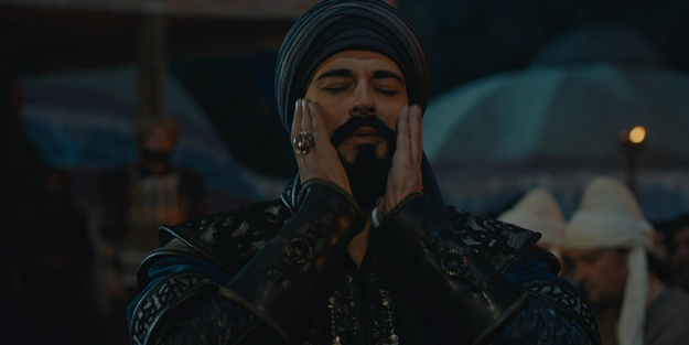 Kuruluş Osman'da sosyal medyaya damga vuran zikir sahnesi! Osman Bey kılıç kuşandı