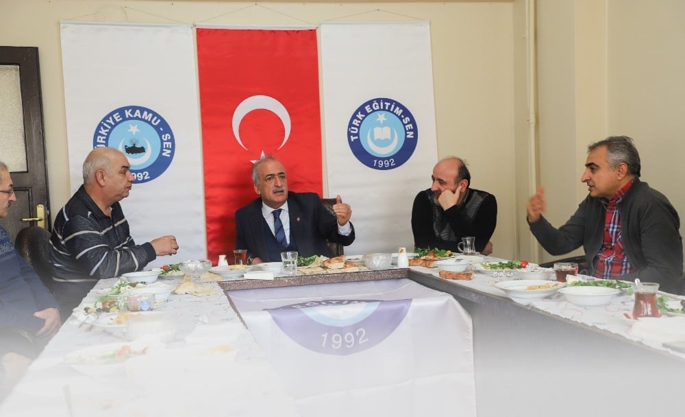 Kurum ve kuruluş temsilcileriyle istişareler sürüyor 