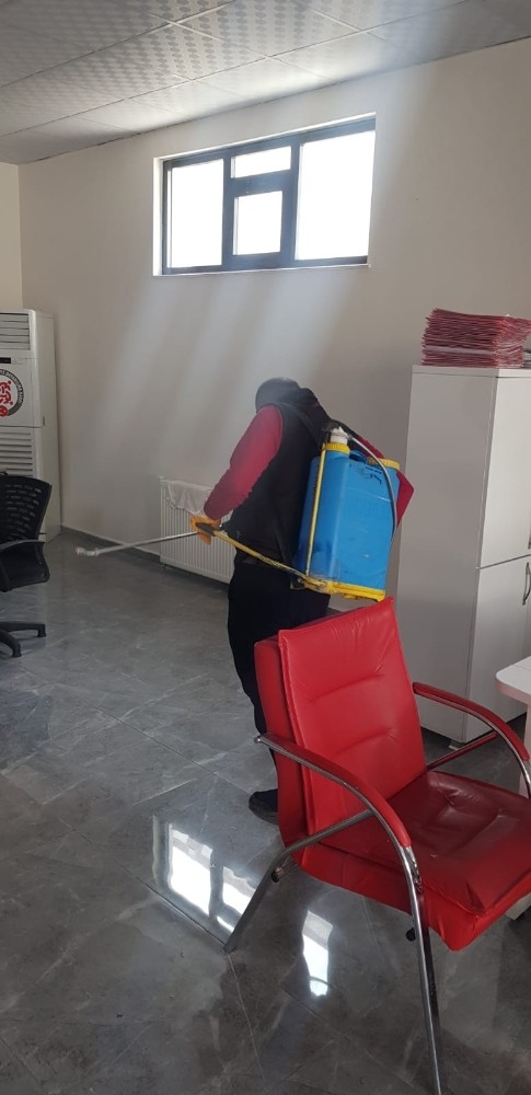 Kurumlar dezenfekte çalışmalarını sürdürüyor 