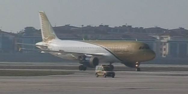 Kuruyemiş uçağa acil iniş yaptırdı