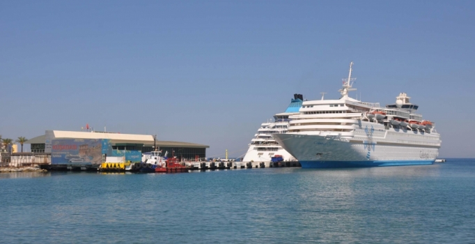 Kurvaziyer gemi trafiği tekrar başladı