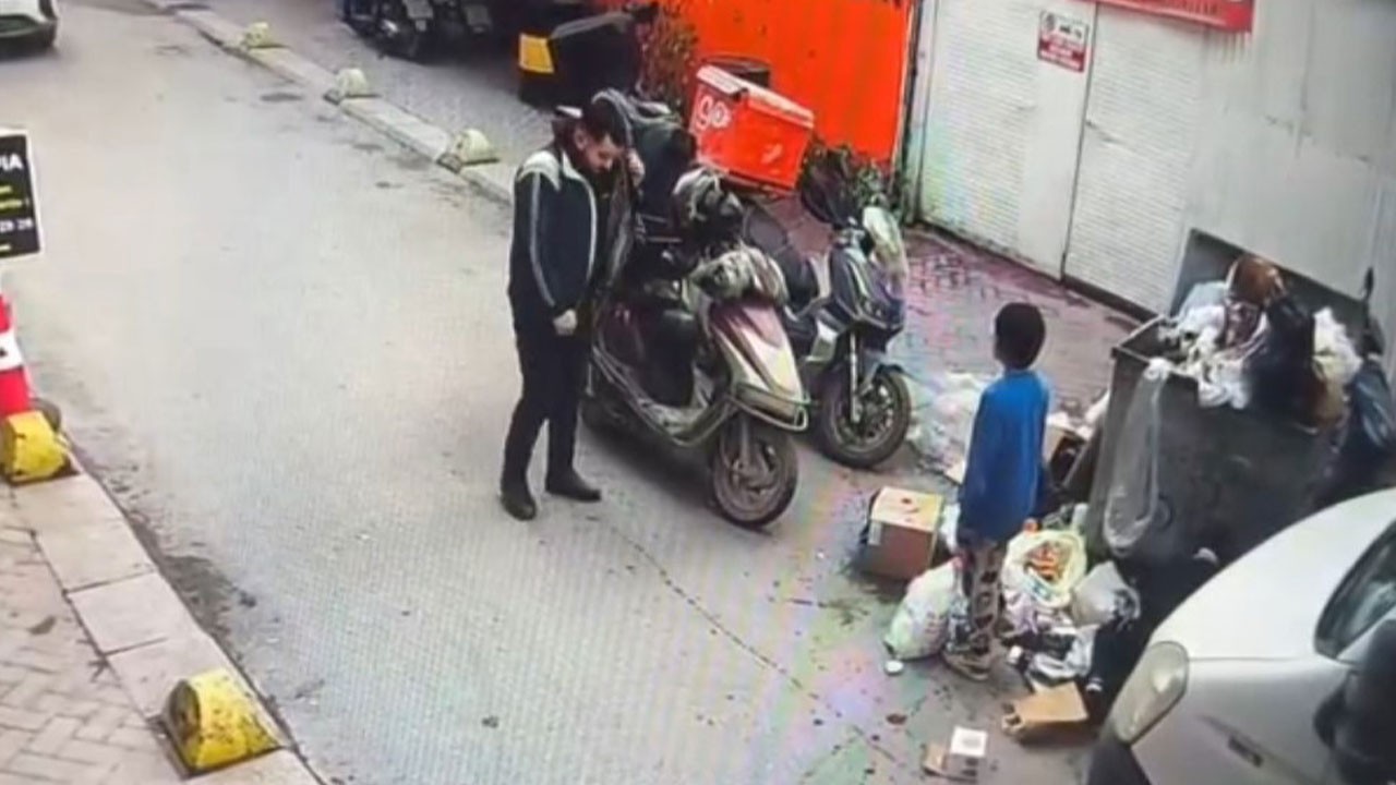 Kuryenin davranışı duygulandırdı! Üşüyen çocuğu görünce durdu