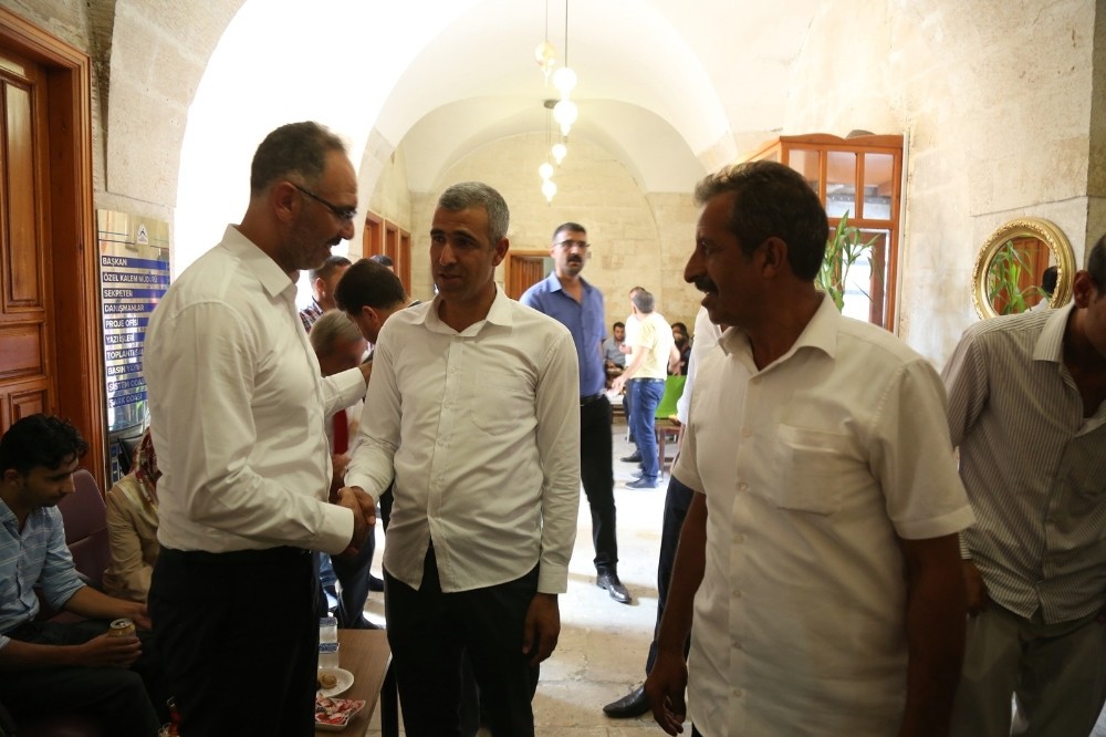 Kuş vatandaşlarla bayramlaştı 