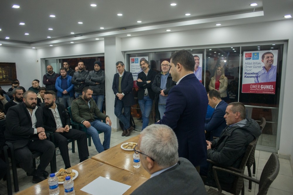 Kuşadası adayı Ömer Günel gençlerle buluştu 