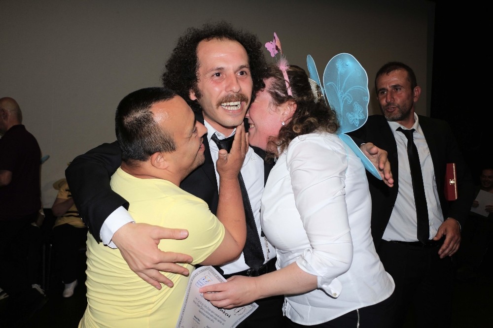 Kuşadası Belediye Tiyatrosu’nda görev değişikliği 