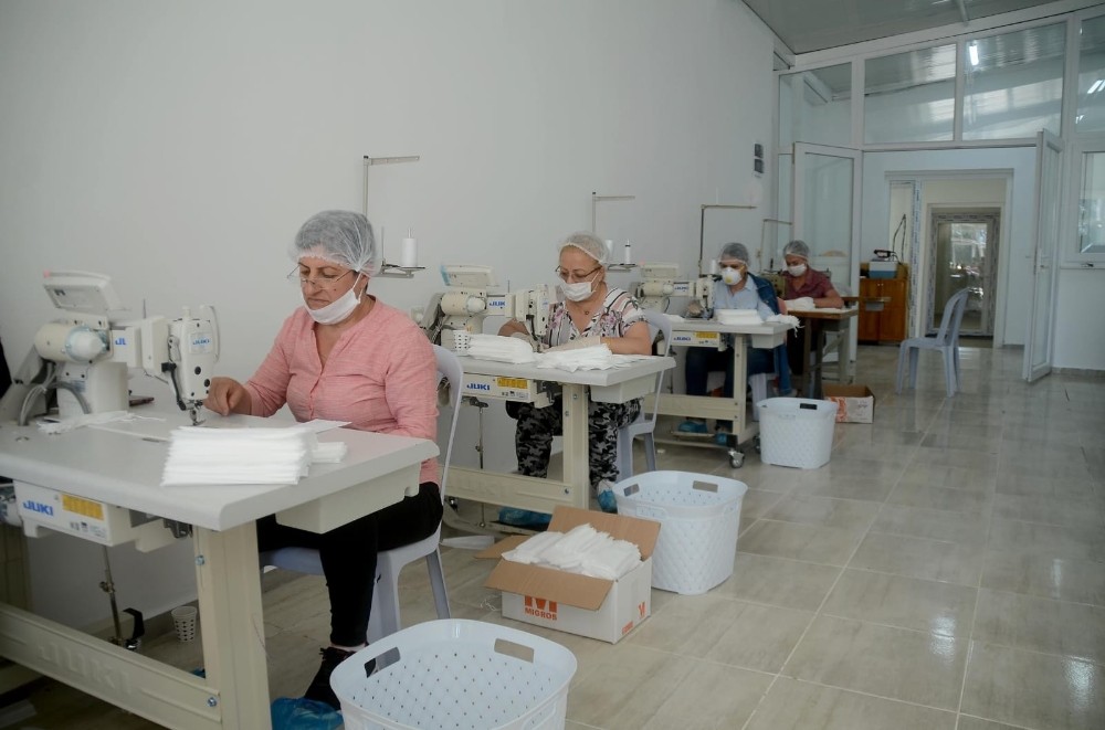 Kuşadası Belediyesi pandemiyle mücadelenin önemli merkezlerinden oldu 