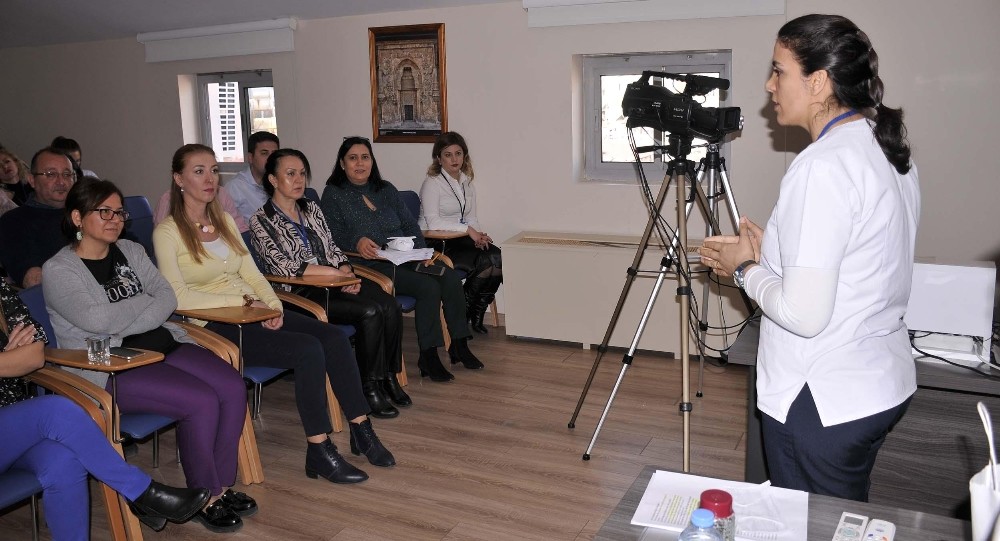 Kuşadası Belediyesi personeline koronavirüs eğitimi verildi 