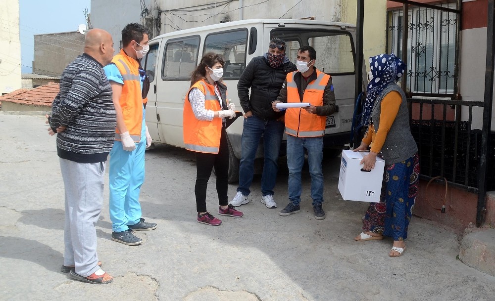 Kuşadası Belediyesi’nden 9 günde 5 bin koli yardım 