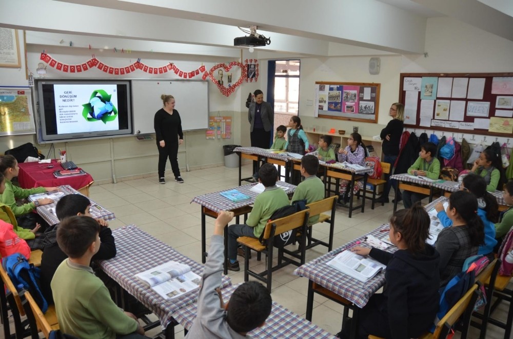 Kuşadası Belediyesine ‘En iyi çevre eğitim etkinlikleri’ ödülü 