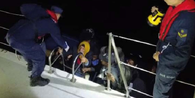 Kuşadası Davutlar'da 42 kaçak göçmen yakalandı