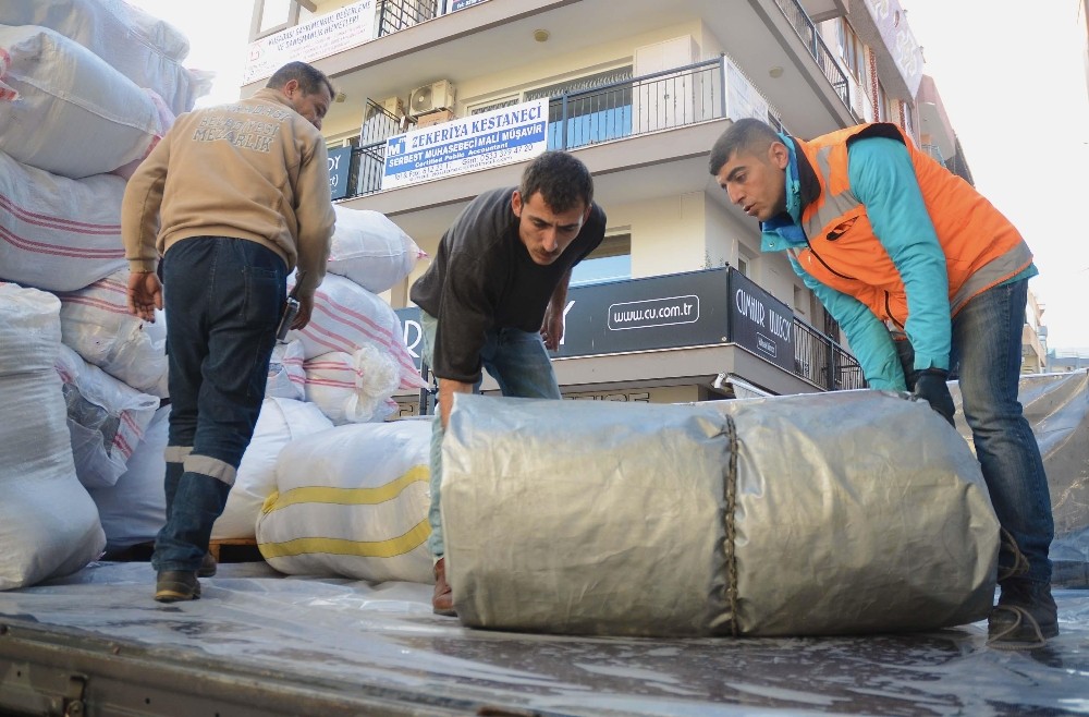 Kuşadası depremzedeler için tek yürek oldu 