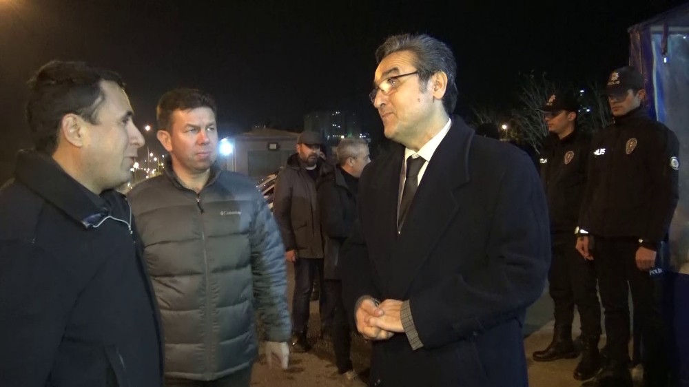 Kuşadası Kaymakamı Yücel’den Polis Noktalarına Yılbaşı Ziyareti 