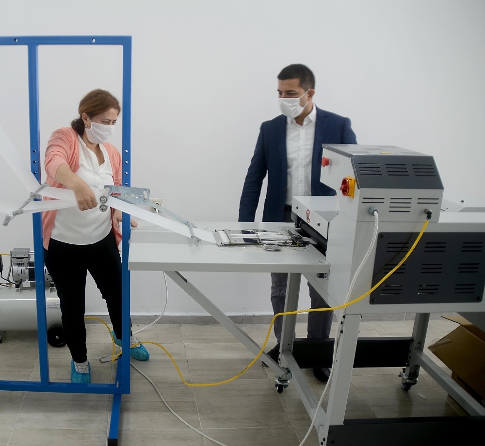 Kuşadası, kendi maskesini üretmeye başladı 