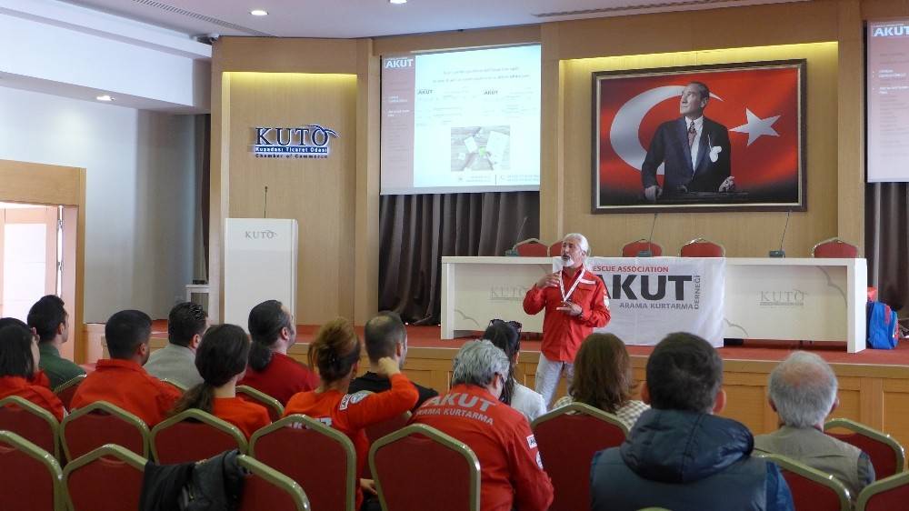 Kuşadası Ticaret Odası’ndan deprem bilinçlendirme semineri 