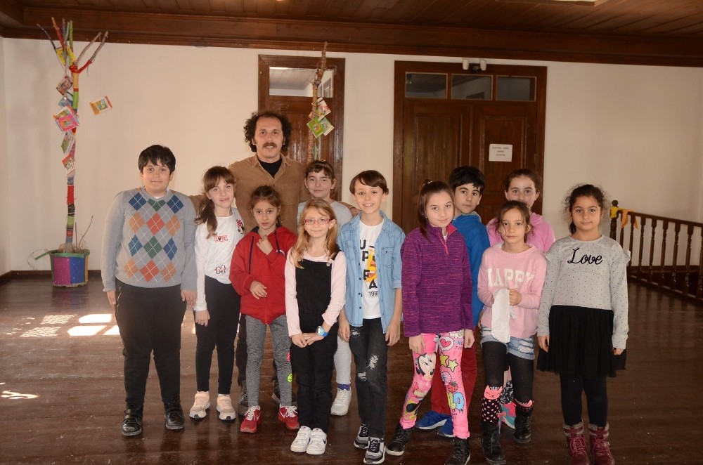 Kuşadası’da yenilikçi drama eğitimleri devam ediyor 