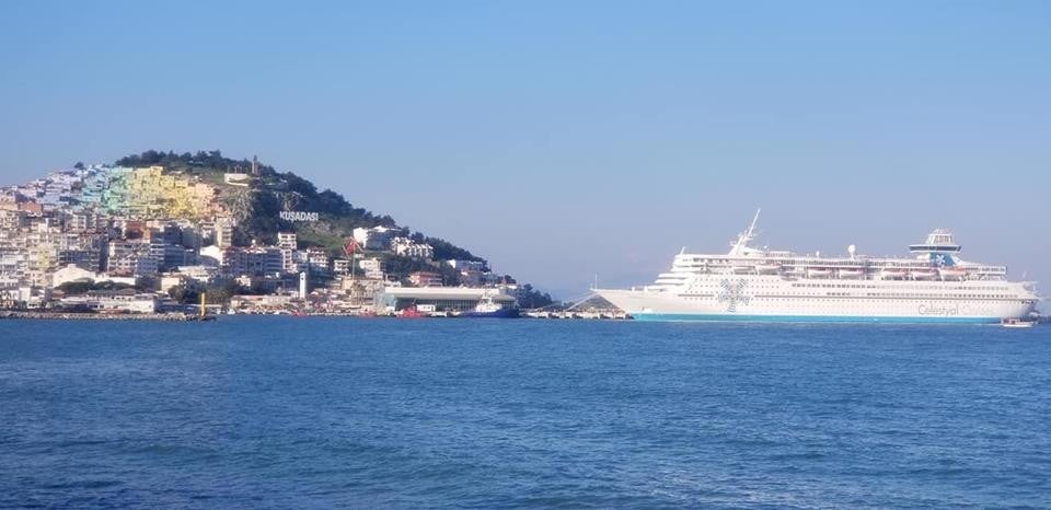 Kuşadası’na sezonun ikinci turist gemisi geldi 