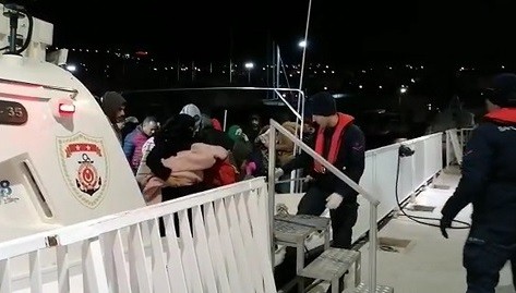 Kuşadası’nda 2 ayrı operasyonda 109 düzensiz göçmen yakalandı 