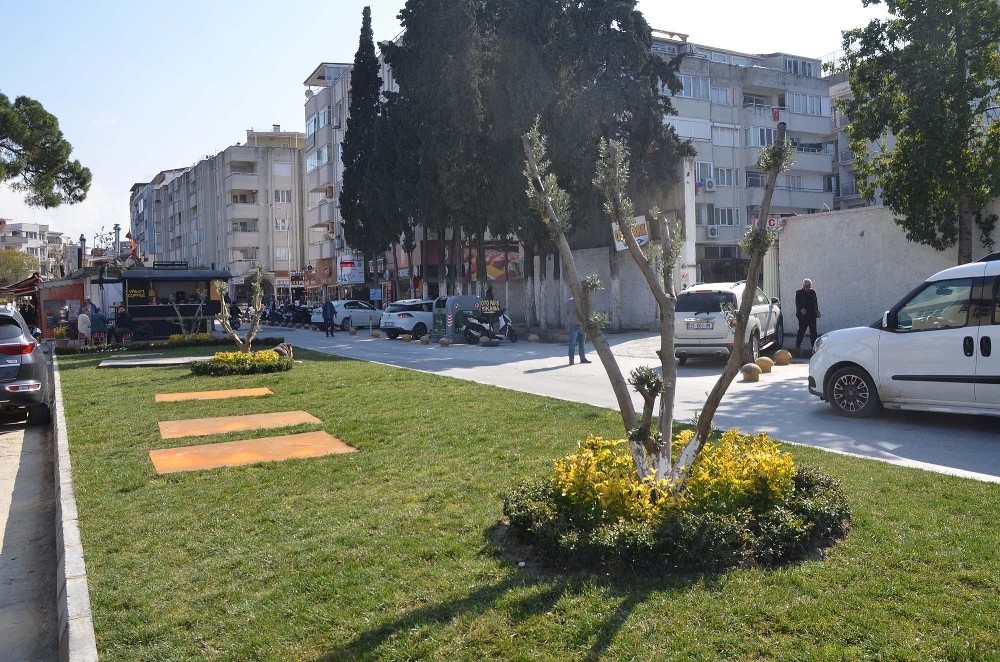 Kuşadası’nda 10 ayda 10 bin 350 metrekare yeni yeşil alan oluşturuldu 