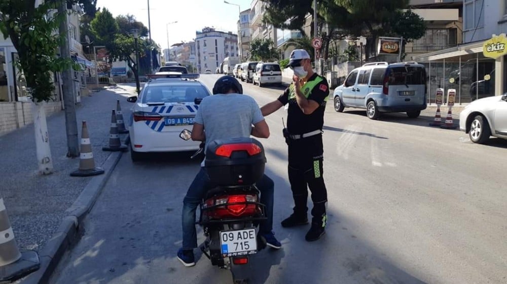 Kuşadası’nda 561 motosiklet sürücüsüne ceza yazıldı 