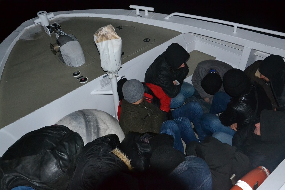 Kuşadası’nda 64 düzensiz göçmen yakalandı 