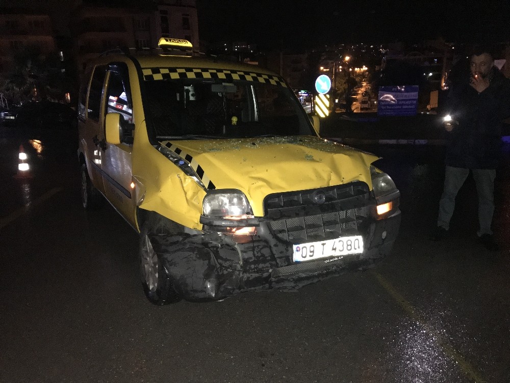 Kuşadası’nda dikkatsizlik kaza getirdi 