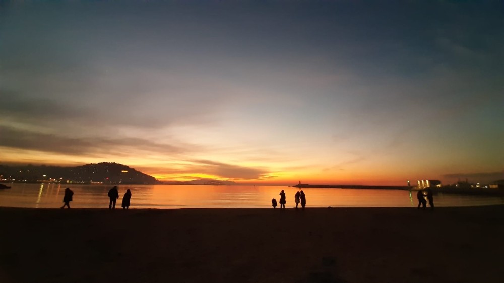 Kuşadası’nda gün batımı büyüledi 