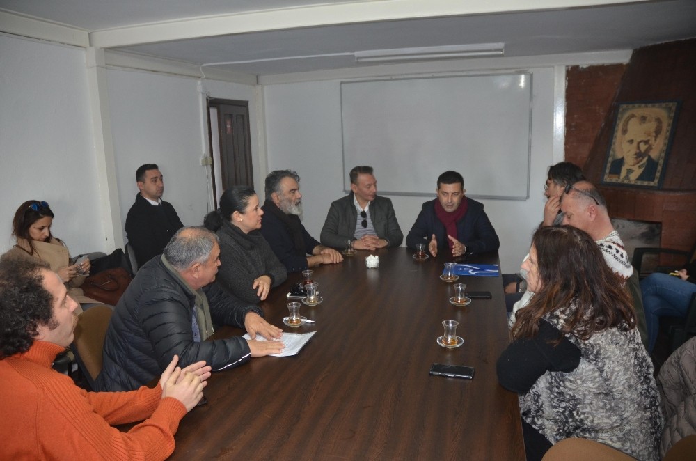 Kuşadası’nda herkes taşın altına elini koyacak 