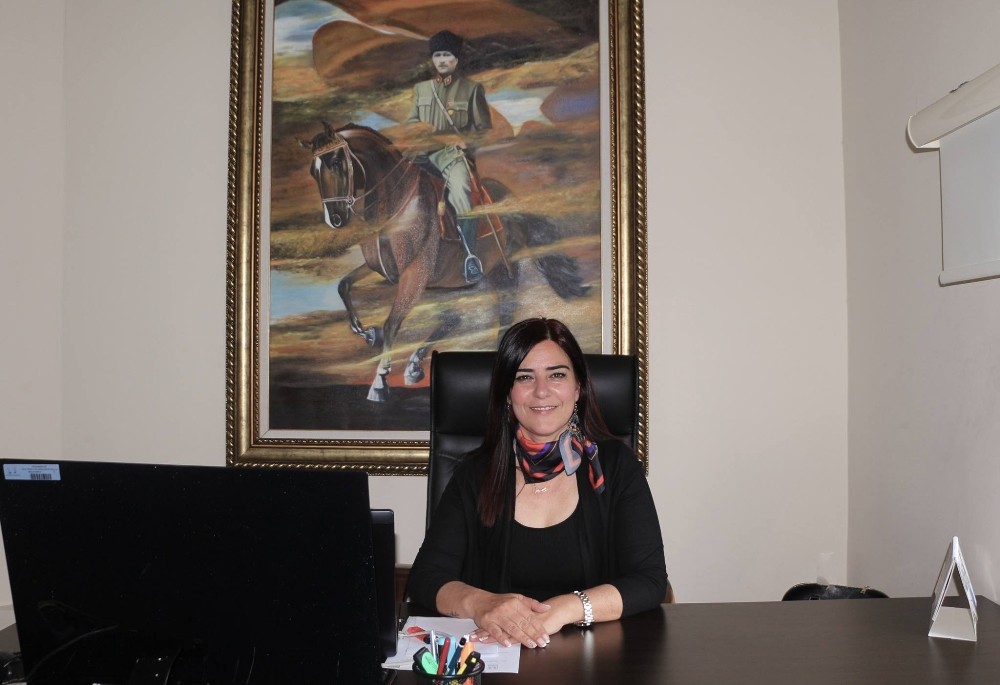 Kuşadası’nda ilk başkan vekili kadın meclis üyesi oldu 