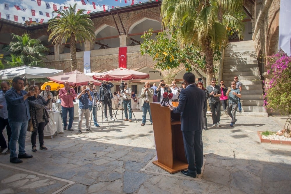 Kuşadası’nda inşaatını yeşillendirmeyene ruhsat yok ! 