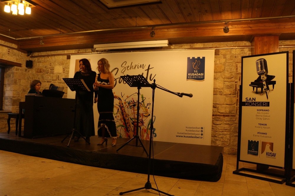 Kuşadası’nda müzik ziyafeti 