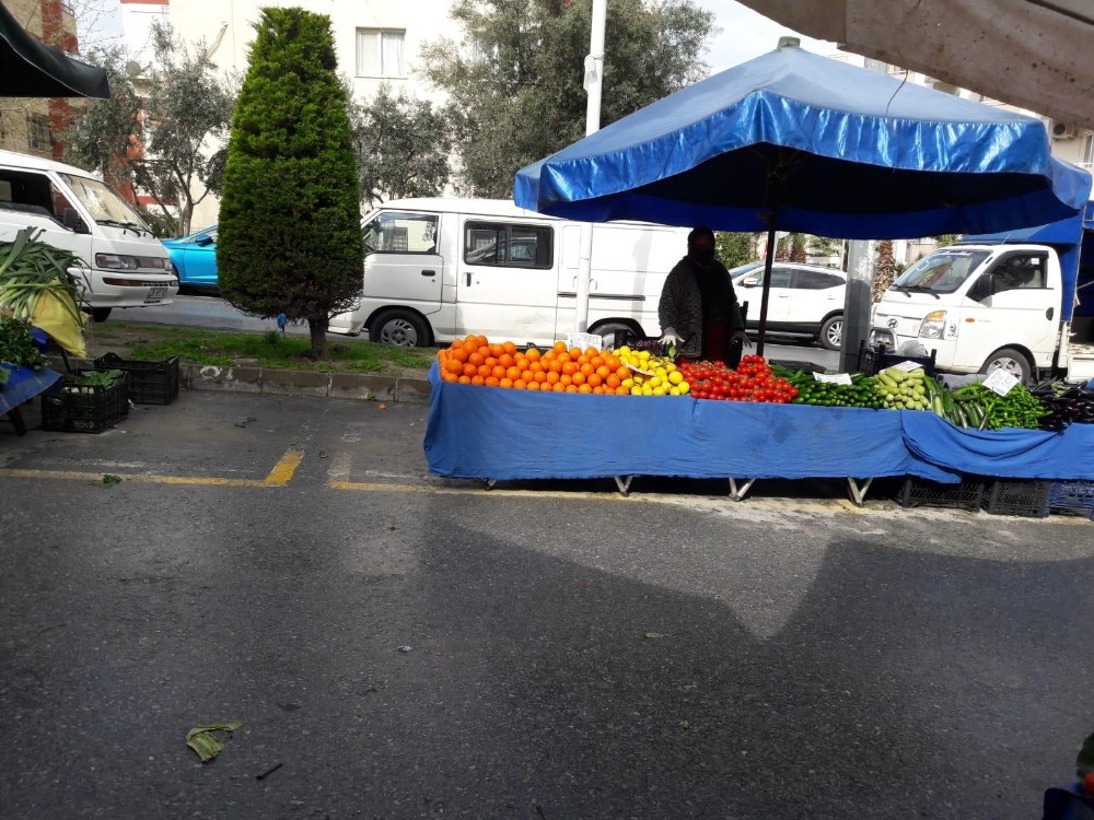 Kuşadası’nda pazar yerleri açık alana taşındı 
