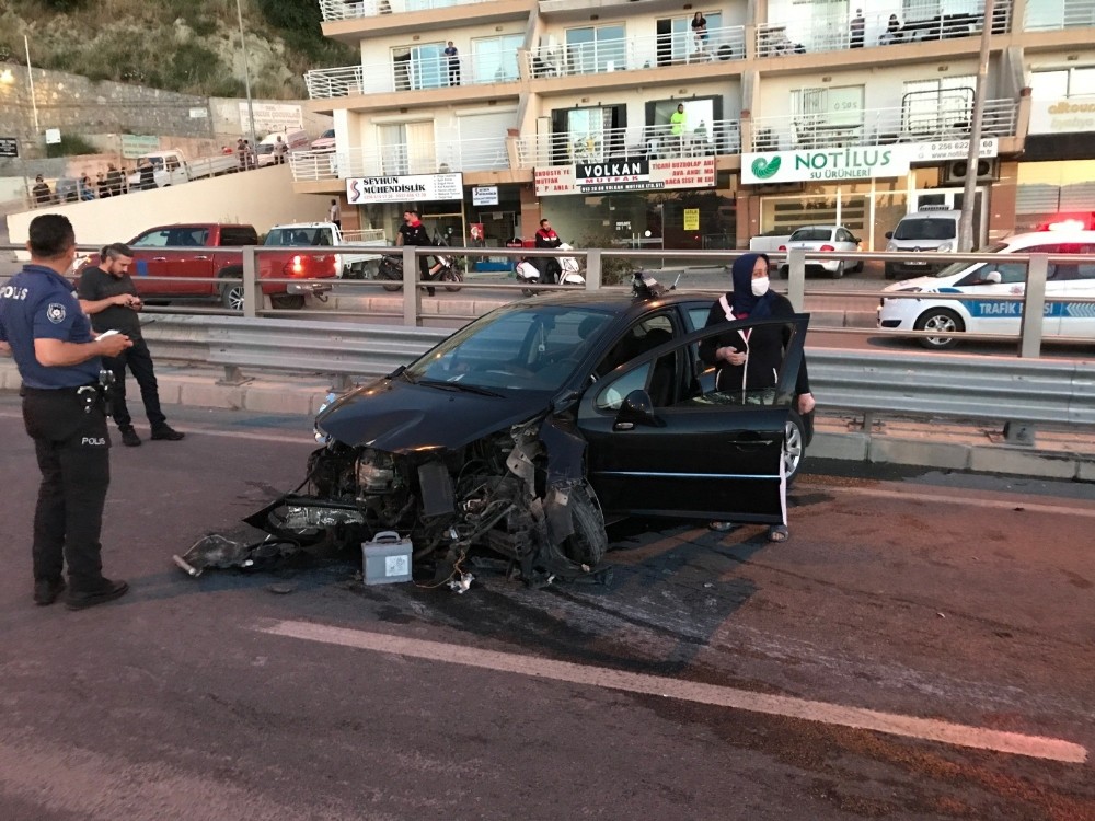 Kuşadası’nda polis memuru kaza yaptı 