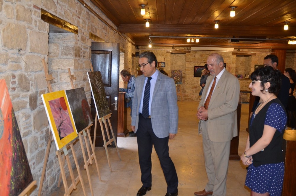 Kuşadası’nda resim sergisi açıldı 