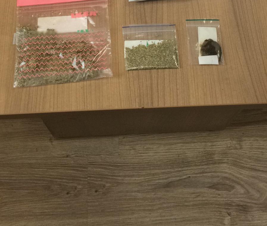 Kuşadası’nda rezidansa uyuşturucu operasyonu 