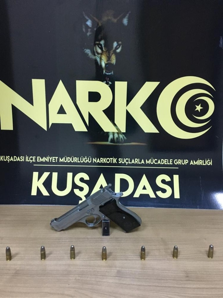 Kuşadası’nda ruhsatsız silahla yakalanan kişi gözaltı alındı 