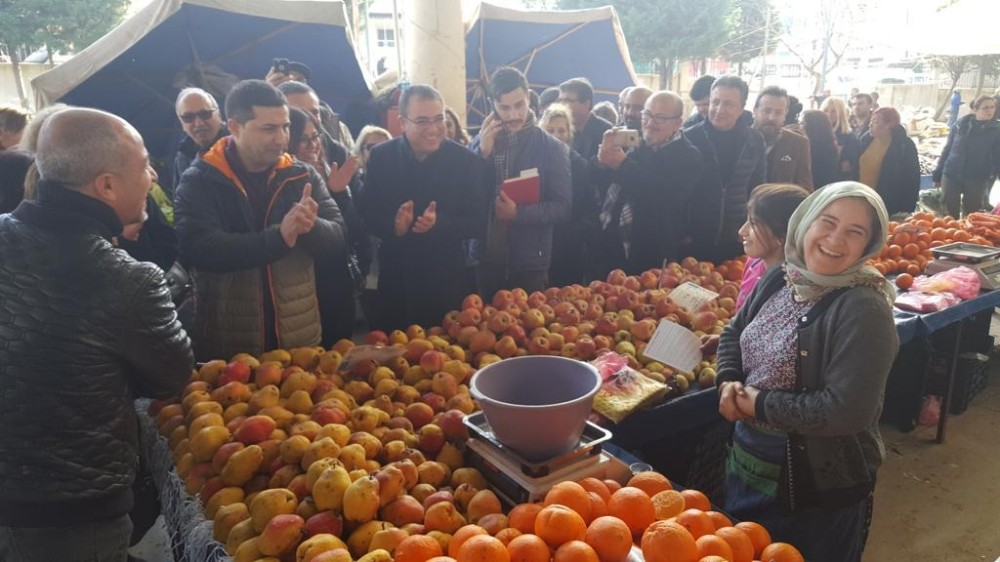 Kuşadası’nda semt pazarlarında yer kiralarına yüzde 50 indirim 