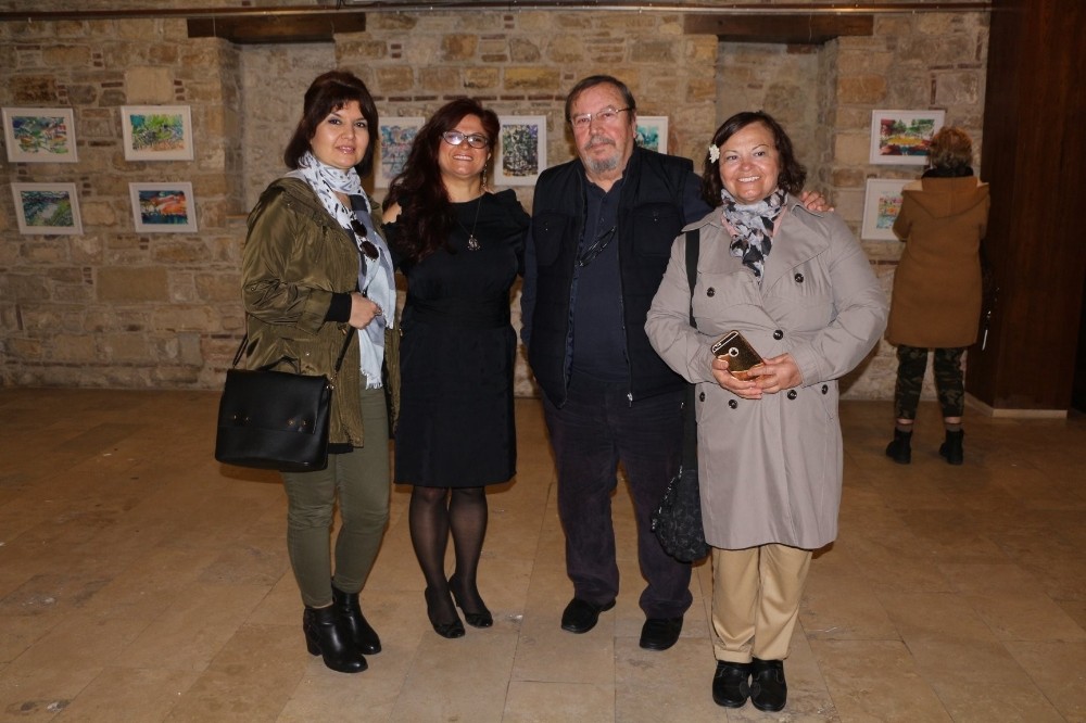 Kuşadası’nda suluboya resim sergisi açıldı 