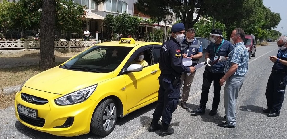 Kuşadası’nda taksi ve dolmuşlar denetlendi 