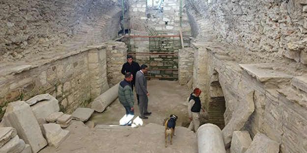 Kuşadası'nda tarihi keşif! Su kanalı diye kazdılar, içinden çıkan herkesi şok etti