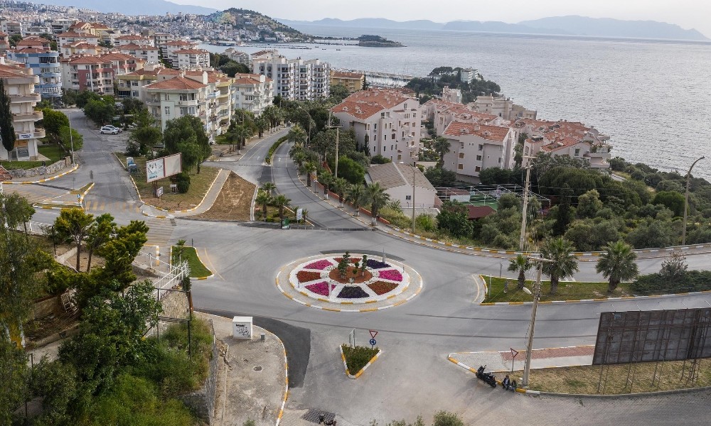 Kuşadası’nda tek yön uygulaması şehir içi trafiğe soluk aldırmaya başladı 