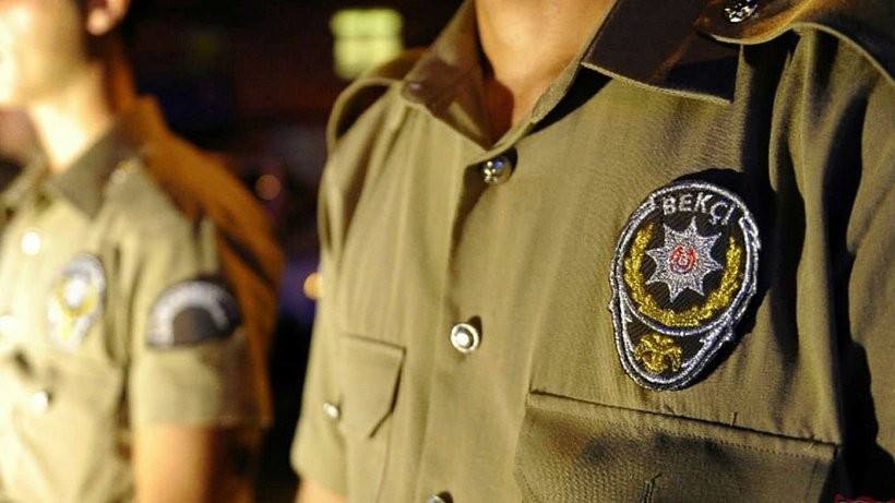 Kuşadası’nda torbacılar bekçilere takıldı, 2 kişi gözaltına alındı 