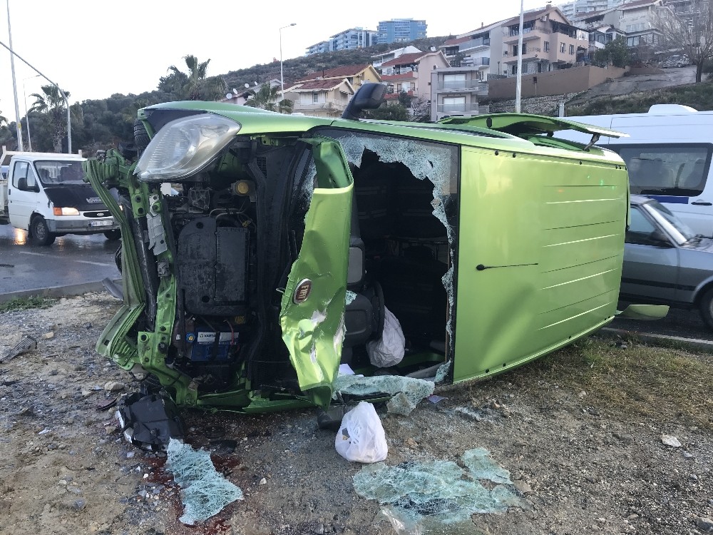 Kuşadası’nda trafik kazası: 4 yaralı 
