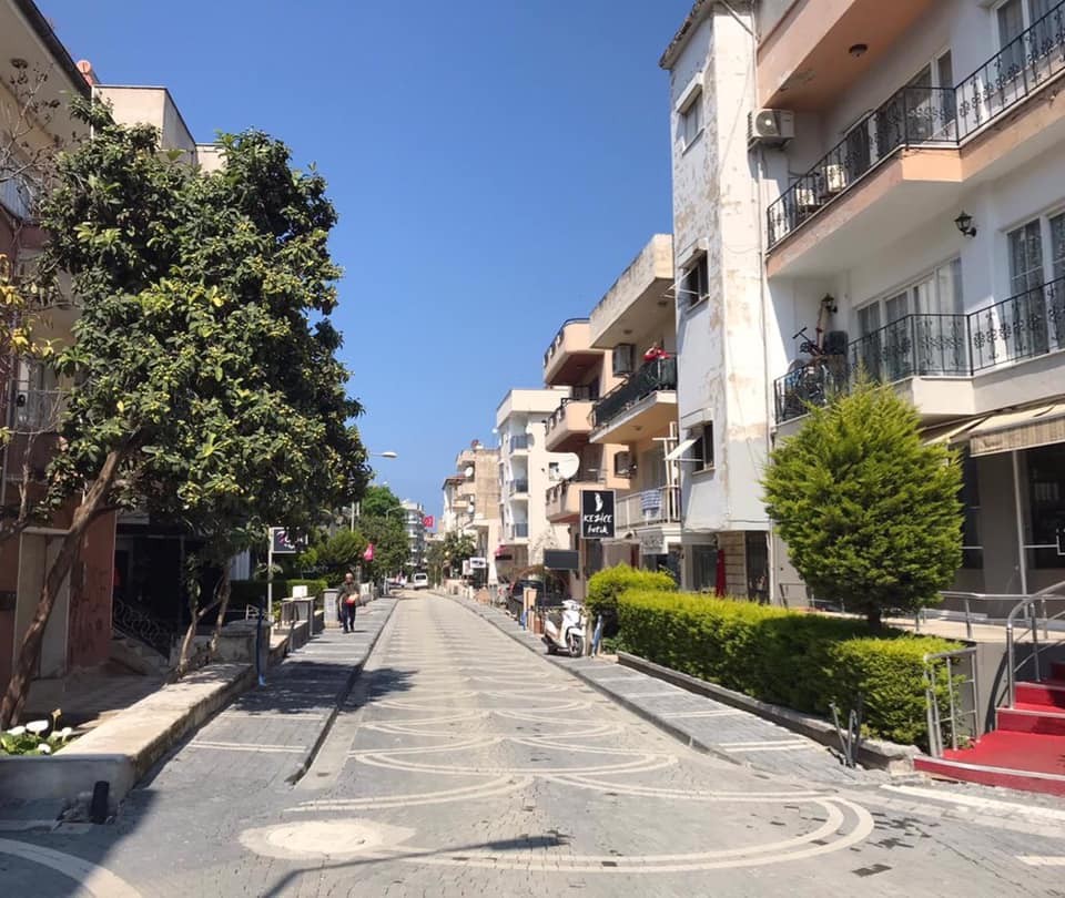 Kuşadası’nda üst yapı çalışmaları devam ediyor 